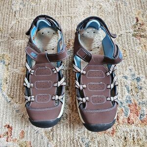 Khombu Velcro Rangeley Sandals Sz 9, Excellent Condition